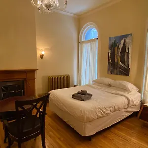 Bed & Breakfast Gold Door, Ottawa